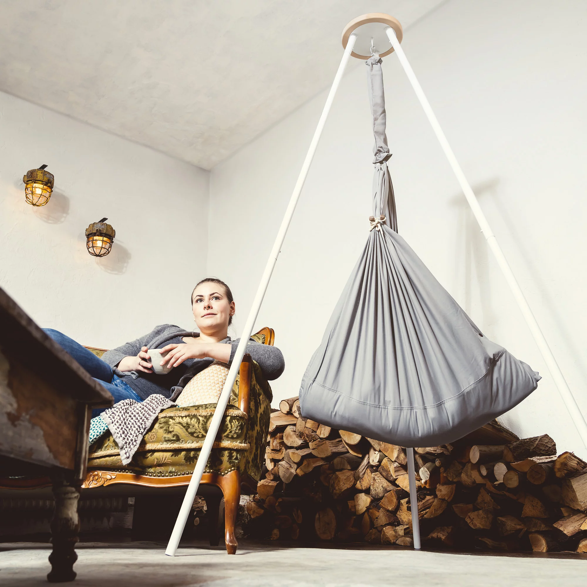 NONOMO 3 legged tipi stand 1.0 to hold your baby safely NONOMO