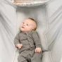 NONOMO® Big Dreams: Baby Federwiege - stone & Tipi - weiß